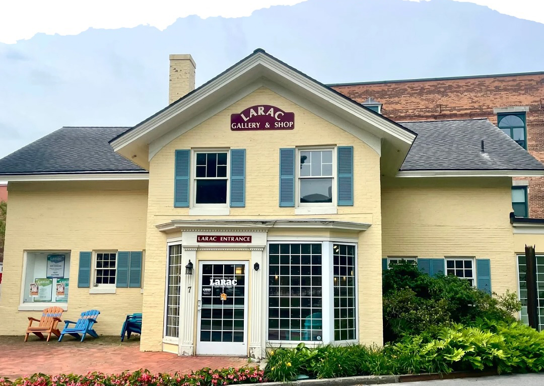 larac front of store