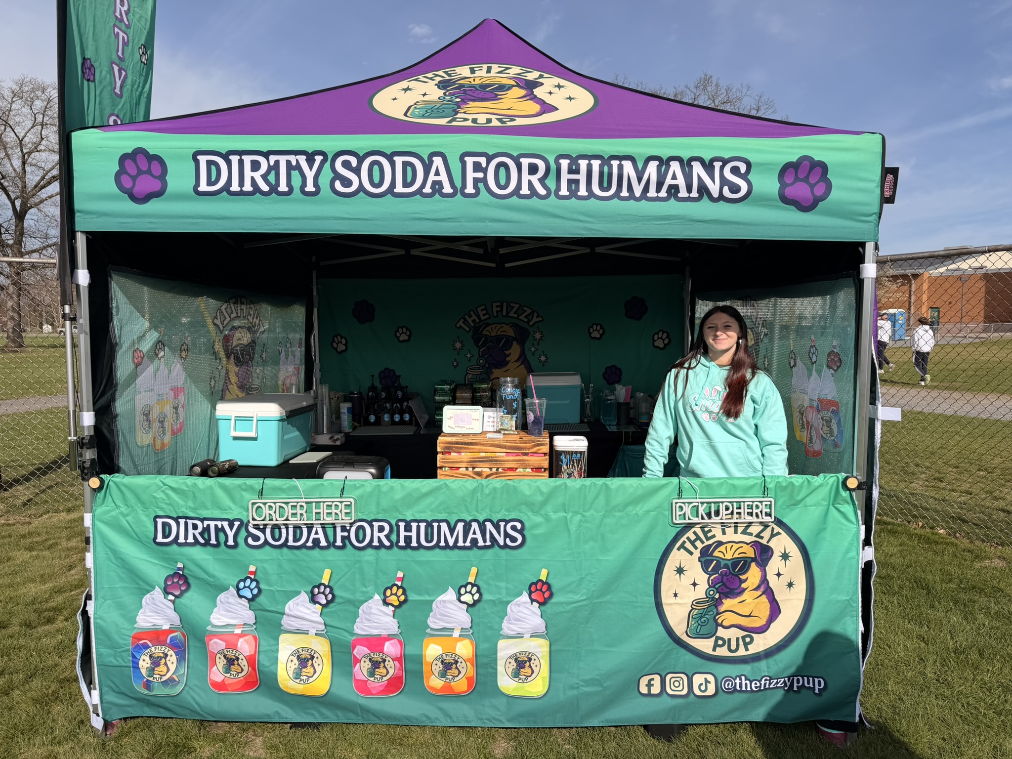 ava monroe at the fizzy pup stand