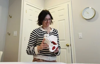 emily dumont with pelvis