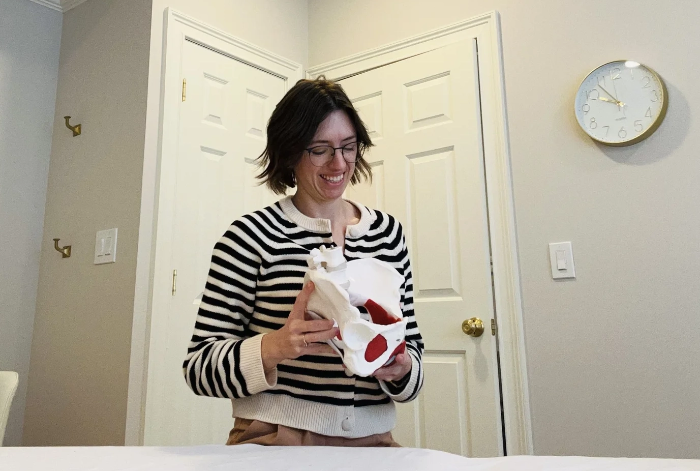emily dumont with pelvis