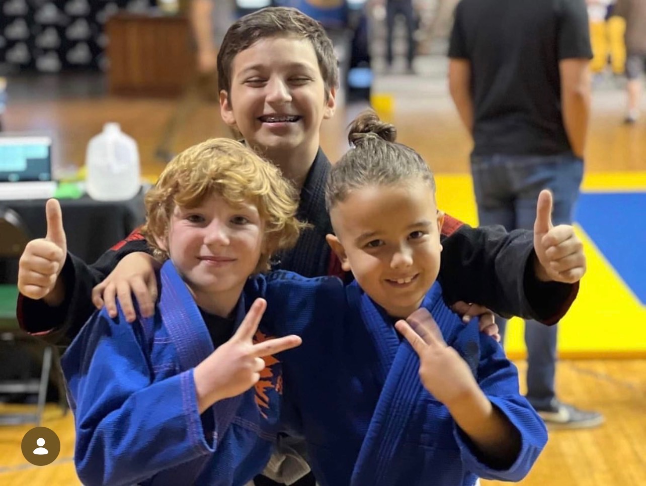 group of jiu jitsu students