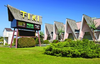 tiki resort in lake george